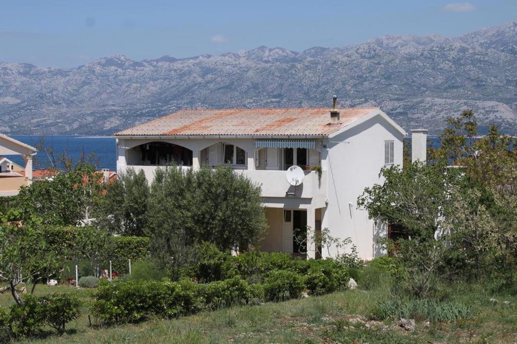 Apartments Biba & Lucy Ražanac エクステリア 写真