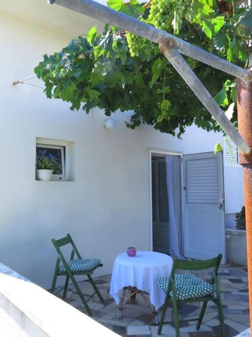 Apartments Biba & Lucy Ražanac エクステリア 写真